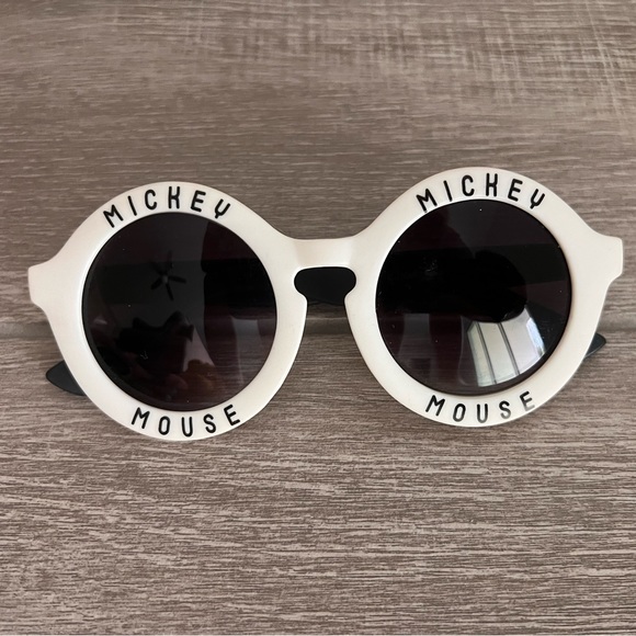 Accessories - Mickey sunglasses